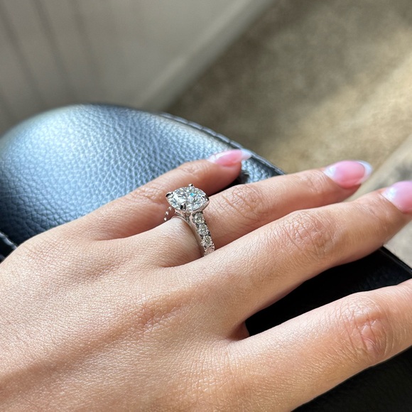 5.4cttw D VVS1 full moissanite solid engagement ring sz 5 - Picture 6 of 11